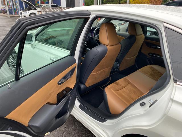 クラウンハイブリッド 　ハーフレザーシート　ＢＳＭ　メーカーナビＴＶ　ＥＴＣ　クルコン　ブルートゥース　ＴＳＳ　クリアラスソナー　ＬＥＤライト　フォグ　バックカメラ　純正１８インチアルミ（15枚目）