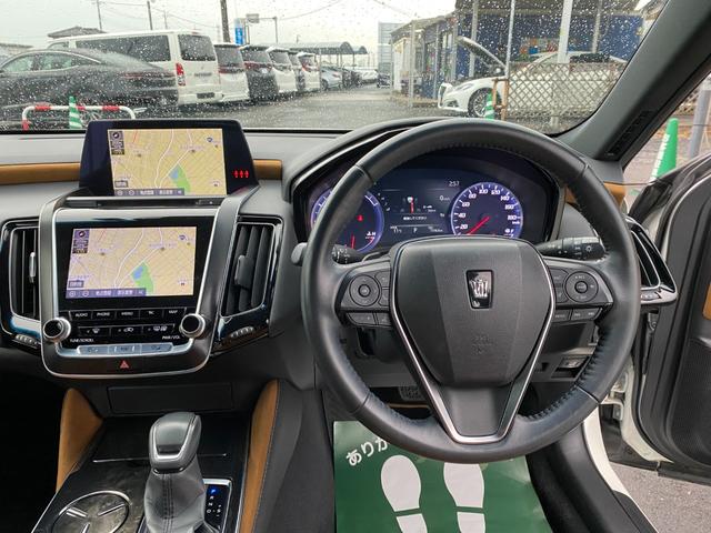 クラウンハイブリッド 　ハーフレザーシート　ＢＳＭ　メーカーナビＴＶ　ＥＴＣ　クルコン　ブルートゥース　ＴＳＳ　クリアラスソナー　ＬＥＤライト　フォグ　バックカメラ　純正１８インチアルミ（19枚目）