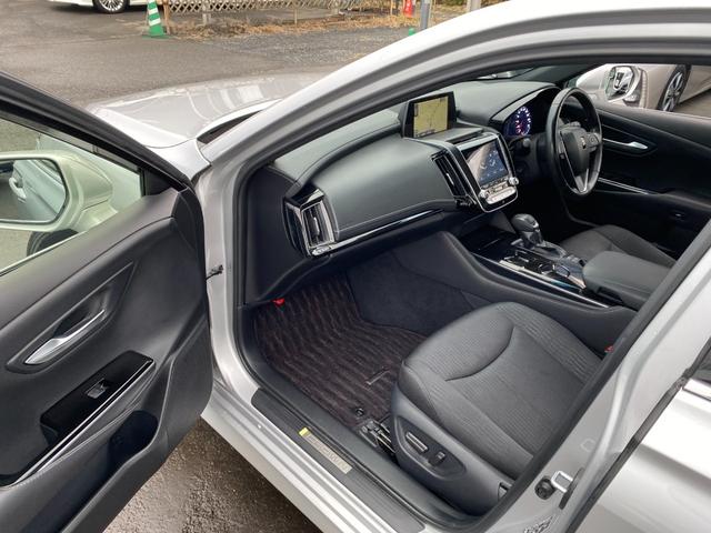 クラウンハイブリッド Ｓ　Ｃパッケージ　メーカーナビＴＶ　ハンドル／シートヒーター　ＢＳＭ　ＥＴＣ　クルコン　ブルートゥースＴＳＳ　クリアラスソナー　ＬＥＤライト　フォグ　バックカメラ　純正アルミ（14枚目）