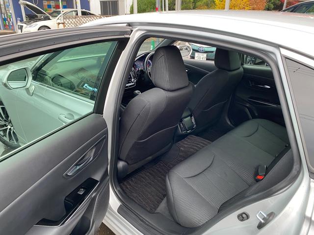 クラウンハイブリッド Ｓ　Ｃパッケージ　メーカーナビＴＶ　ハンドル／シートヒーター　ＢＳＭ　ＥＴＣ　クルコン　ブルートゥースＴＳＳ　クリアラスソナー　ＬＥＤライト　フォグ　バックカメラ　純正アルミ（15枚目）