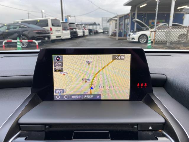 クラウンハイブリッド Ｓ　Ｃパッケージ　メーカーナビＴＶ　ハンドル／シートヒーター　ＢＳＭ　ＥＴＣ　クルコン　ブルートゥースＴＳＳ　クリアラスソナー　ＬＥＤライト　フォグ　バックカメラ　純正アルミ（22枚目）