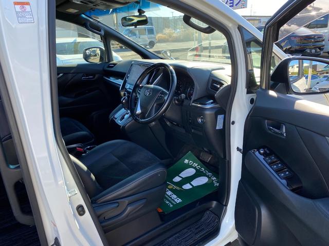 ヴェルファイア ２．５Ｚ　Ａエディション　ゴールデンアイズ　アルパインナビ　フリップダウンモニター　ハーフレザーシート　コンビハンドル　クルコン　パワーバックドア　両側パワースライドドア　クリアラスソナー　ＬＥＤライト　フォグバックカメラ　純正１８インチアルミ（21枚目）