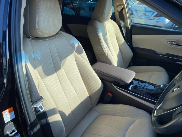 クラウンハイブリッド Ｇ　全方向カメラ　３眼ＬＥＤライト　フォグ　メーカーナビＴＶ　ＨＵＤ　ＢＳＭ　ＥＴＣ　クルコン　メモリーシート　ハンドル／シートヒーター　ＴＳＳ　クリアラスソナー　純正アルミ（25枚目）