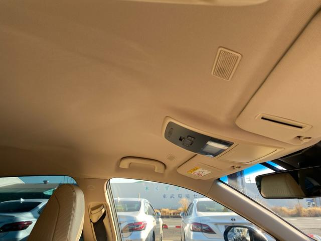 クラウンハイブリッド Ｇ　全方向カメラ　３眼ＬＥＤライト　フォグ　メーカーナビＴＶ　ＨＵＤ　ＢＳＭ　ＥＴＣ　クルコン　メモリーシート　ハンドル／シートヒーター　ＴＳＳ　クリアラスソナー　純正アルミ（26枚目）