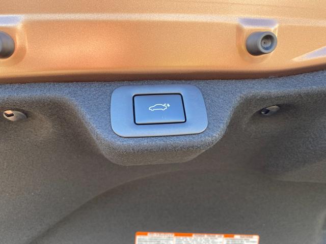 クラウンクロスオーバー Gアドバンスド・レザーパッケージ モデリスタエアロ/21インチAW 全方向カメラ 12.3インチオーディオディスプレイ レザーシート シートAC HUD BSM ETC2.0 TSS クリアラスソナー 3眼LEDライトパワーバックドア(17枚目)