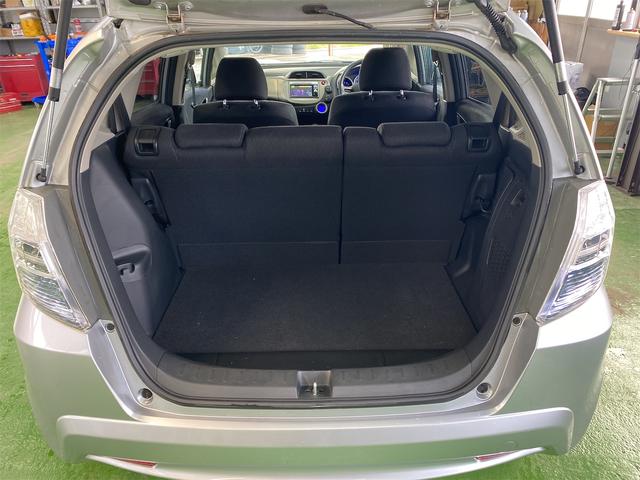 フィットハイブリッド ベースグレード（18枚目）