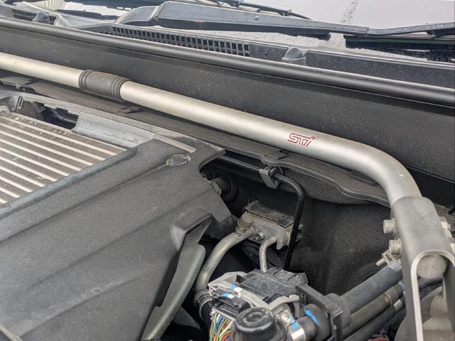 レガシィツーリングワゴン ２．５ＧＴアイサイトスポーツセレクション　１年走行無制限保証付　特別仕様車　ＳＴＩフレキシブルタワーバー　リアスポイラー　２４年製ＤＵＮＬＯＰ　ＤＩＲＥＺＺＡ　ＤＺ１０２　スペアキー　記録簿　運転席助手席カーテシライト　アイサイトＶｅｒ．２（9枚目）