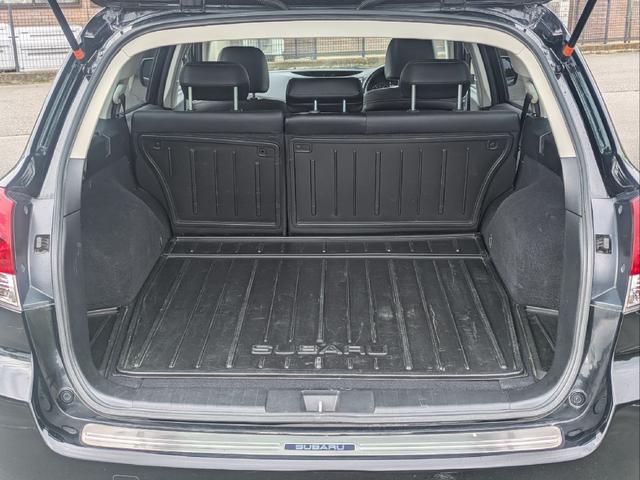 レガシィツーリングワゴン ２．５ＧＴアイサイトスポーツセレクション　１年走行無制限保証付　特別仕様車　ＳＴＩフレキシブルタワーバー　リアスポイラー　２４年製ＤＵＮＬＯＰ　ＤＩＲＥＺＺＡ　ＤＺ１０２　スペアキー　記録簿　運転席助手席カーテシライト　アイサイトＶｅｒ．２（32枚目）