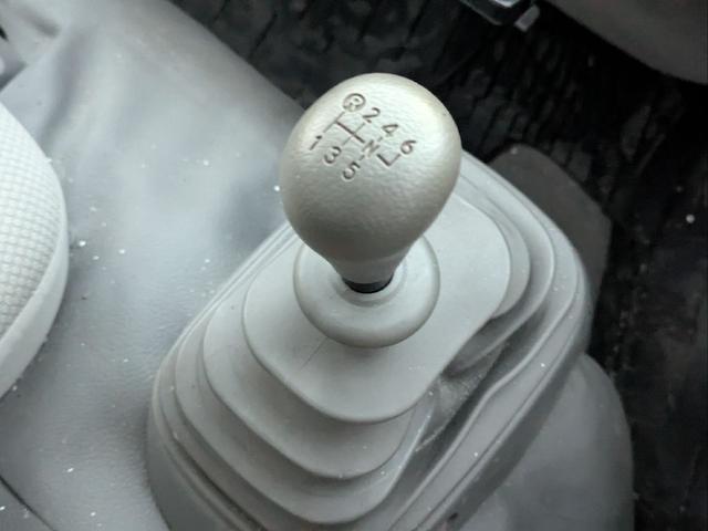 ダイナトラック 高所作業車 15m 電工仕様車 バケット積載荷重200kg 吊り上げ荷重490kg ウィンチ アウトリガー 上物アイチ製 6速MT車 走行距離7,000km台 バッテリー交換済 バックモニター 記録簿(10枚目)