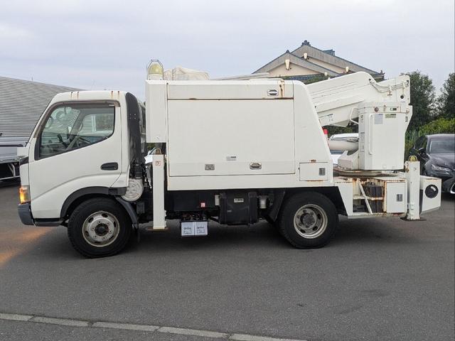 ダイナトラック 高所作業車 15m 電工仕様車 バケット積載荷重200kg 吊り上げ荷重490kg ウィンチ アウトリガー 上物アイチ製 6速MT車 走行距離7,000km台 バッテリー交換済 バックモニター 記録簿(20枚目)