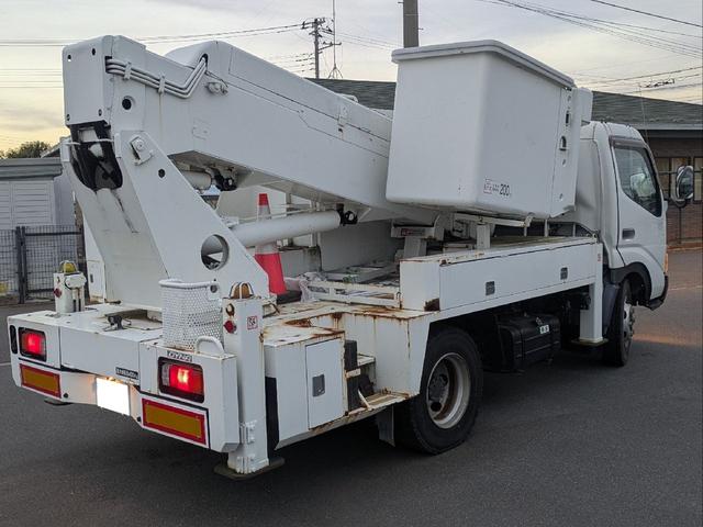 ダイナトラック 高所作業車 15m 電工仕様車 バケット積載荷重200kg 吊り上げ荷重490kg ウィンチ アウトリガー 上物アイチ製 6速MT車 走行距離7,000km台 バッテリー交換済 バックモニター 記録簿(22枚目)