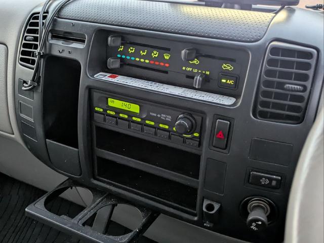 ダイナトラック 高所作業車 15m 電工仕様車 バケット積載荷重200kg 吊り上げ荷重490kg ウィンチ アウトリガー 上物アイチ製 6速MT車 走行距離7,000km台 バッテリー交換済 バックモニター 記録簿(30枚目)