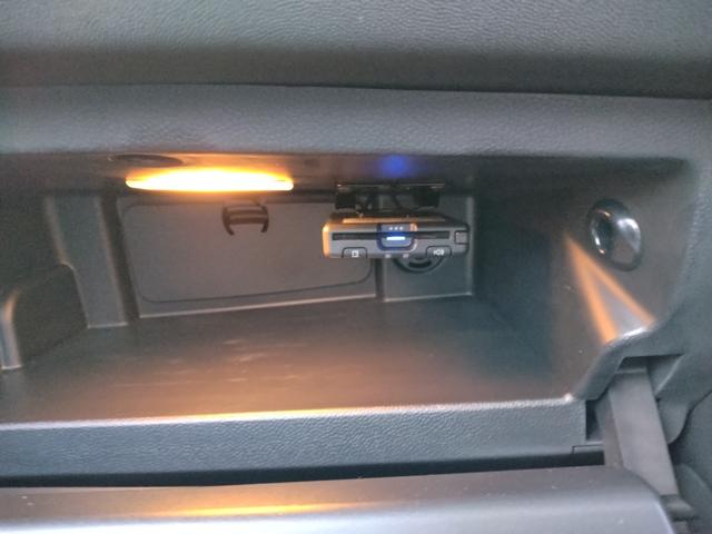 MINI クーパー クラシック・トリム 12ヵ月走行無制限保証 雹害車 Apple CarPlay コーナーセンサー 電動格納ミラー オートライト スマートキー オートエアコン ドラレコ ETC USB リヤビューカメラ Pアシスト(12枚目)