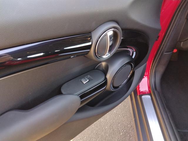 MINI クーパー クラシック・トリム 12ヵ月走行無制限保証 雹害車 Apple CarPlay コーナーセンサー 電動格納ミラー オートライト スマートキー オートエアコン ドラレコ ETC USB リヤビューカメラ Pアシスト(44枚目)