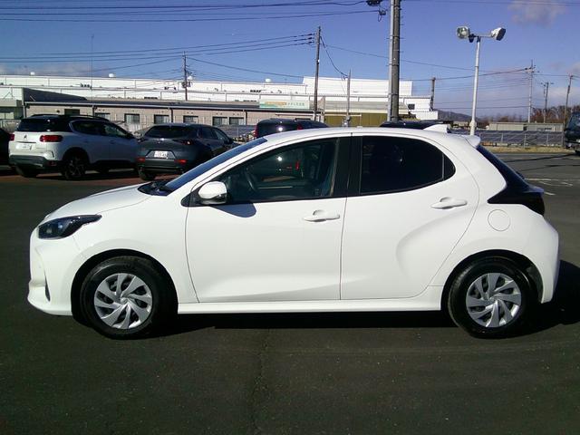 ヤリス ハイブリッドＸ　ＥＴＣ　バックカメラ　ナビ　クリアランスソナー　オートクルーズコントロール　レーンアシスト　衝突被害軽減システム　オートライト　スマートキー　電動格納ミラー　ＣＶＴ　盗難防止システム　衝突安全ボディ（22枚目）