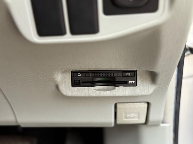 プリウス Ｇ　☆運転席パワーシート☆ナビ☆ＤＴＶ．ＤＶＤ．ＣＤ．Ｂｌｕｅｔｏｏｔｈ☆ＥＴＣ☆バックカメラ☆ドラレコ☆純正アルミ☆革巻きハンドル☆キーレス☆スマートキー☆自動防眩ミラー☆オートワイパー☆クルコン（28枚目）