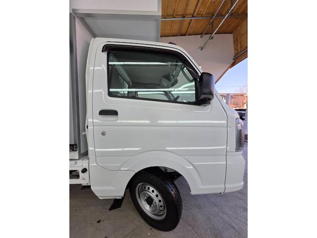 キャリイトラック ＫＣエアコン・パワステ　キッチンカー　ケータリングカー　フードトラック　移動販売車　カスタム可　車内レイアウト自由　２層シンク　換気扇　レールライト　作業台　給排水タンク　ブレーカー　２００ｌ仕込可　保健所通過率１００％（10枚目）