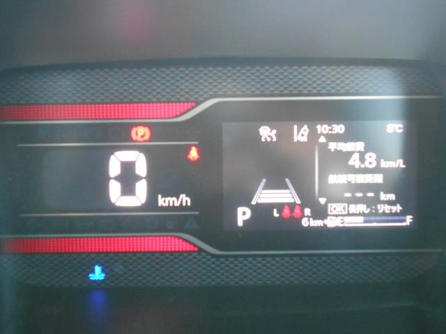 スペーシアカスタム ハイブリッドＸＳターボ　届出済未使用車　２トーンルーフ　ターボ　全方位モニター付９インチナビ　ヘッドアップディスプレイ　電動パーキング　ステアリングヒーター　シートヒーター　スリムサーキュレーター　全国新車メーカー保証（16枚目）