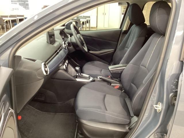 ＭＡＺＤＡ２ １．５　１５Ｓ　プロアクティブ　Ｓパッケージ　マツコネ　ＥＴＣ　１５インチアルミ　シートヒーター　ヘッドアップデスプレイ　３６０度モニター　肘掛け（9枚目）