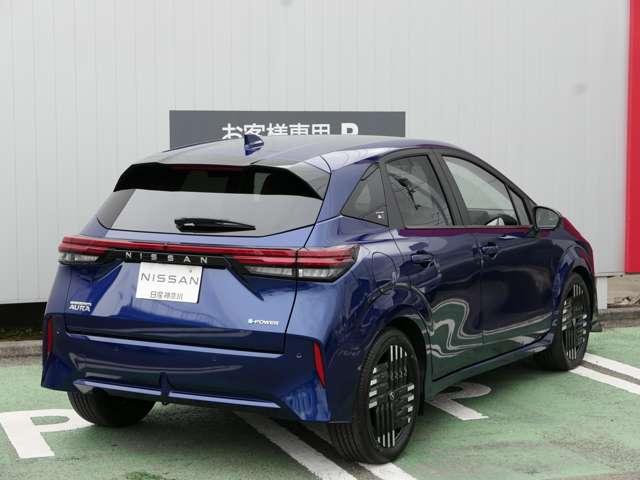 オーラ １．２　Ｇ　自動（被害軽減）ブレーキ　試乗車アップ　ＬＫＡ　サイドカメラ　カーテンエアバッグ　イモビライザー　アルミホイール　パワーウィンドウ　フルオートエアコン　キーレスエントリー　バックモニター　エアバッグ（3枚目）