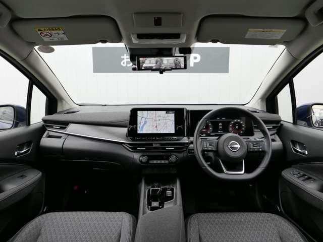オーラ １．２　Ｇ　自動（被害軽減）ブレーキ　試乗車アップ　ＬＫＡ　サイドカメラ　カーテンエアバッグ　イモビライザー　アルミホイール　パワーウィンドウ　フルオートエアコン　キーレスエントリー　バックモニター　エアバッグ（4枚目）