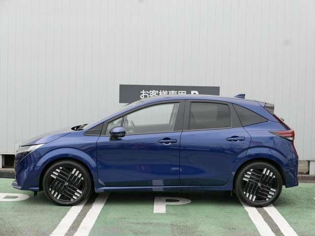 オーラ １．２　Ｇ　自動（被害軽減）ブレーキ　試乗車アップ　ＬＫＡ　サイドカメラ　カーテンエアバッグ　イモビライザー　アルミホイール　パワーウィンドウ　フルオートエアコン　キーレスエントリー　バックモニター　エアバッグ（6枚目）
