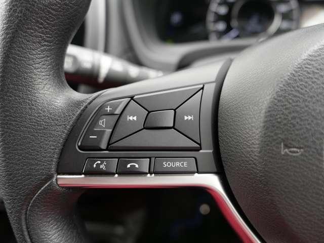 ノート 1.2 e-POWER X ブラックアロー 障害物ソナー 車線逸脱 アクティブクルーズコントロール キーレス Wエアバッグ アルミ パワーウインドウ オートエアコン アイドリングストップ エアバッグ ABS 盗難防止装置(12枚目)