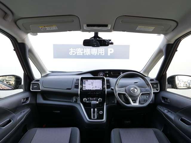 セレナ ２．０　ハイウェイスター　Ｖセレクション　Ｉ－ＳＴＯＰ　両側ＡＳＤ　Ａクルーズ　車線逸脱　キーレス　オートエアコン　パワーウインドウ　エアバッグ　アルミ　ＡＢＳ　パワーステアリング　盗難防止システム　サイドカーテンエアバック　助手席エアバッグ（4枚目）