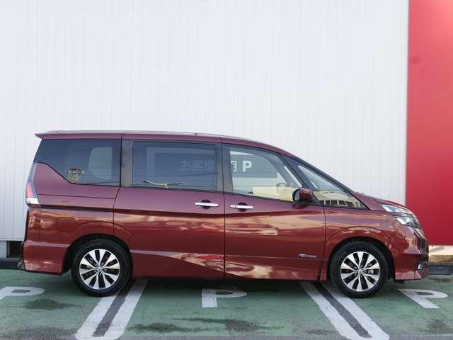 セレナ ２．０　ハイウェイスター　Ｖセレクション　Ｉ－ＳＴＯＰ　両側ＡＳＤ　Ａクルーズ　車線逸脱　キーレス　オートエアコン　パワーウインドウ　エアバッグ　アルミ　ＡＢＳ　パワーステアリング　盗難防止システム　サイドカーテンエアバック　助手席エアバッグ（8枚目）