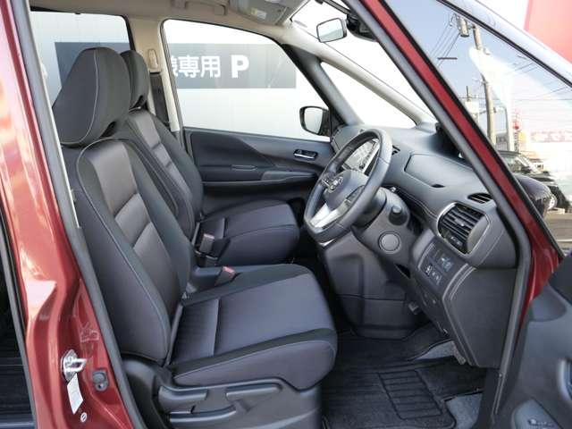 セレナ ２．０　ハイウェイスター　Ｖセレクション　Ｉ－ＳＴＯＰ　両側ＡＳＤ　Ａクルーズ　車線逸脱　キーレス　オートエアコン　パワーウインドウ　エアバッグ　アルミ　ＡＢＳ　パワーステアリング　盗難防止システム　サイドカーテンエアバック　助手席エアバッグ（10枚目）