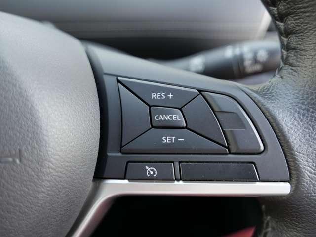 セレナ ２．０　ハイウェイスター　Ｖセレクション　Ｉ－ＳＴＯＰ　両側ＡＳＤ　Ａクルーズ　車線逸脱　キーレス　オートエアコン　パワーウインドウ　エアバッグ　アルミ　ＡＢＳ　パワーステアリング　盗難防止システム　サイドカーテンエアバック　助手席エアバッグ（13枚目）