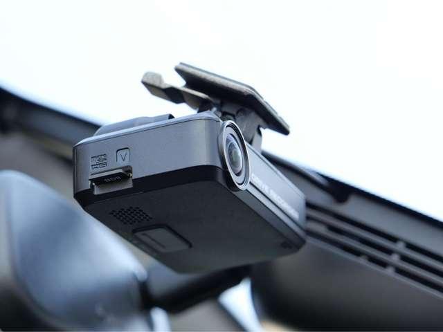 セレナ ２．０　ハイウェイスター　Ｖセレクション　Ｉ－ＳＴＯＰ　両側ＡＳＤ　Ａクルーズ　車線逸脱　キーレス　オートエアコン　パワーウインドウ　エアバッグ　アルミ　ＡＢＳ　パワーステアリング　盗難防止システム　サイドカーテンエアバック　助手席エアバッグ（19枚目）