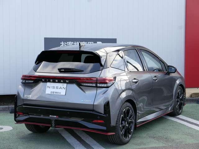 オーラ １．２　ＮＩＳＭＯ　カーテンエアバッグ　エマブレ　車線逸脱警報　キーフリーシステム　ダブルエアバック　定期点検記録簿　アルミホイール　運転席エアバッグ　試乗車　アイドリングストップ　ＡＢＳ　フルオートエアコン（3枚目）