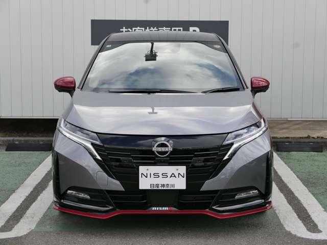 オーラ １．２　ＮＩＳＭＯ　カーテンエアバッグ　エマブレ　車線逸脱警報　キーフリーシステム　ダブルエアバック　定期点検記録簿　アルミホイール　運転席エアバッグ　試乗車　アイドリングストップ　ＡＢＳ　フルオートエアコン（5枚目）