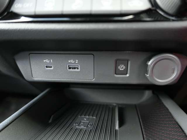 オーラ １．２　ＮＩＳＭＯ　カーテンエアバッグ　エマブレ　車線逸脱警報　キーフリーシステム　ダブルエアバック　定期点検記録簿　アルミホイール　運転席エアバッグ　試乗車　アイドリングストップ　ＡＢＳ　フルオートエアコン（19枚目）