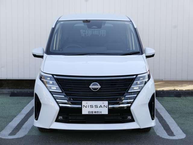 セレナ 2.0 ハイウェイスターV W電動スライド クルコン レーンアシスト 展示試乗車UP 盗難防止システム カーテンエアバッグ アルミホイール キーフリー 記録簿 エアコン ABS パワーウィンドウ パワーステアリング 踏間違い防止(5枚目)