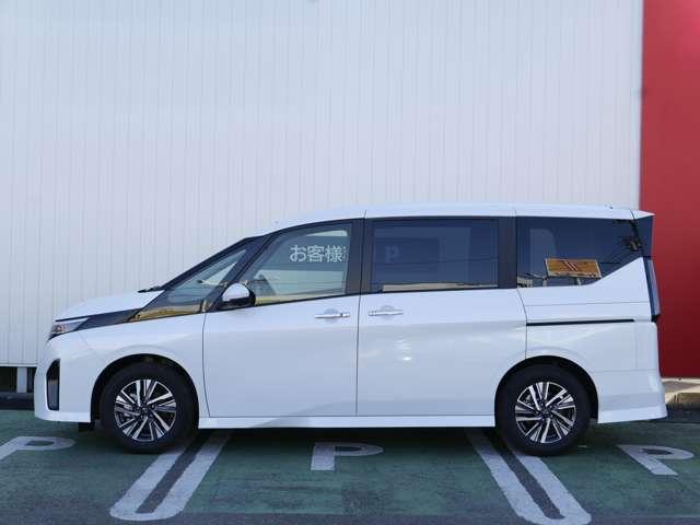 セレナ 2.0 ハイウェイスターV W電動スライド クルコン レーンアシスト 展示試乗車UP 盗難防止システム カーテンエアバッグ アルミホイール キーフリー 記録簿 エアコン ABS パワーウィンドウ パワーステアリング 踏間違い防止(6枚目)