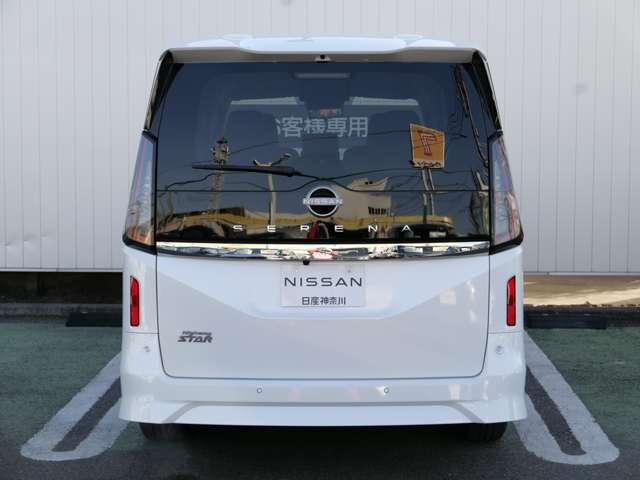 セレナ 2.0 ハイウェイスターV W電動スライド クルコン レーンアシスト 展示試乗車UP 盗難防止システム カーテンエアバッグ アルミホイール キーフリー 記録簿 エアコン ABS パワーウィンドウ パワーステアリング 踏間違い防止(7枚目)