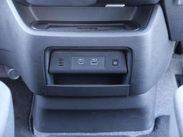 セレナ 2.0 ハイウェイスターV W電動スライド クルコン レーンアシスト 展示試乗車UP 盗難防止システム カーテンエアバッグ アルミホイール キーフリー 記録簿 エアコン ABS パワーウィンドウ パワーステアリング 踏間違い防止(18枚目)