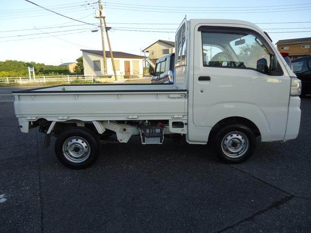 ハイゼットトラック スタンダード　４ＷＤ　５ＭＴ　エアコン　パワステ　３方開き　運転席エアバッグ　ＡＭ／ＦＭラジオ（14枚目）