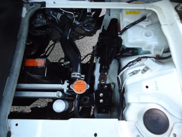 ハイゼットトラック スタンダード　４ＷＤ　５ＭＴ　エアコン　パワステ　３方開き　運転席エアバッグ　ＡＭ／ＦＭラジオ（18枚目）