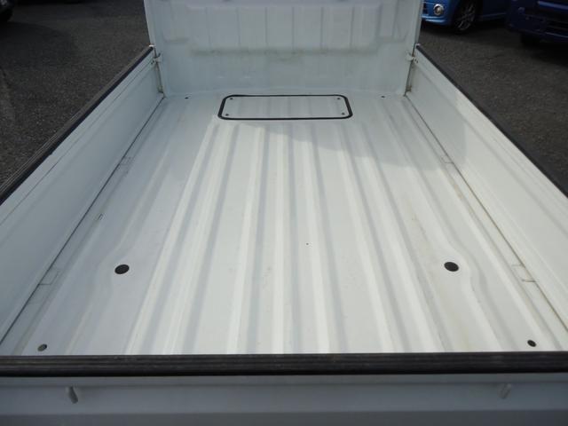 キャリイトラック KCエアコン・パワステ農繁仕様 5MT 3方開き デフロック ハイ&ロー切り替えスイッチ AM/FMラジオ 運転席エアバッグ ワンオーナー(5枚目)