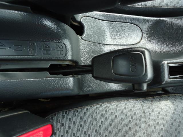 キャリイトラック KCエアコン・パワステ農繁仕様 5MT 3方開き デフロック ハイ&ロー切り替えスイッチ AM/FMラジオ 運転席エアバッグ ワンオーナー(8枚目)