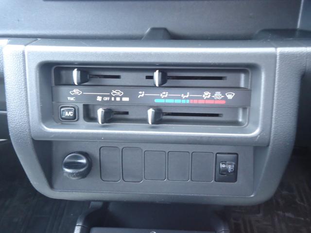 ハイゼットトラック スタンダード　５ＭＴ　エアコン　パワステ　３方開　運転席エアバッグ　ＡＭ／ＦＭラジオ　４枚リーフ（8枚目）