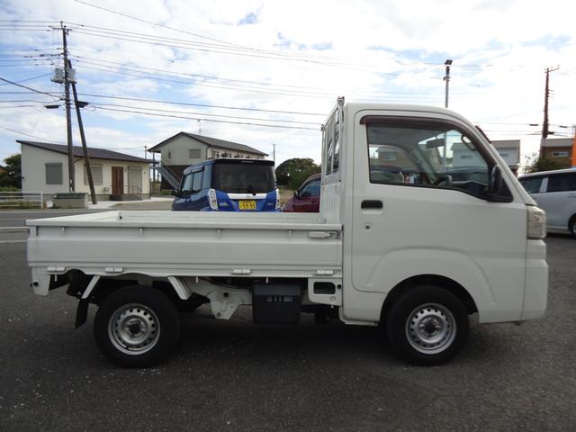 ハイゼットトラック スタンダード　５ＭＴ　エアコン　パワステ　３方開　運転席エアバッグ　ＡＭ／ＦＭラジオ　４枚リーフ（12枚目）