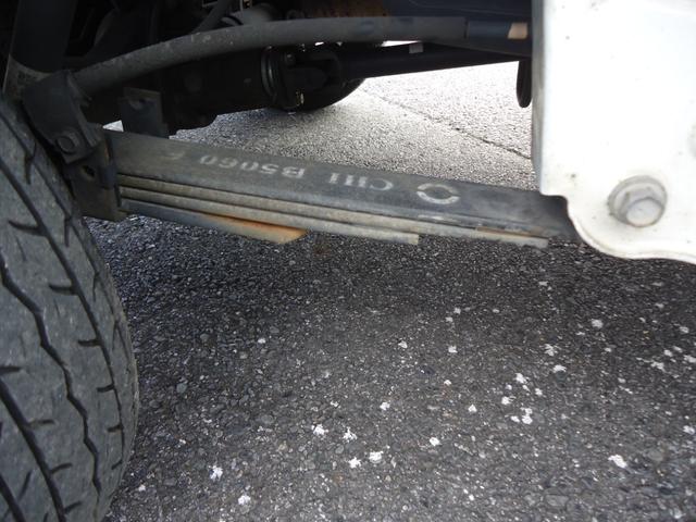 ハイゼットトラック スタンダード　５ＭＴ　エアコン　パワステ　３方開　運転席エアバッグ　ＡＭ／ＦＭラジオ　４枚リーフ（13枚目）