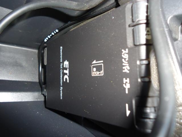 NT100クリッパートラック DX農繁仕様 4WD 5MT ローハイ切り替えスイッチ エアコン パワステ 3方開き ETC 運転席エアバッグ AM/FMラジオ 作業灯(9枚目)