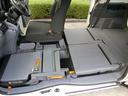シートアレンジも力いらずで楽に操作できるようになっております! 助手席シート、後席シートは簡単にフルフラットになり、いざという時の長物の荷物も積み込み可能です!