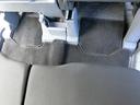 後席フロアーマットも前席同様、綺麗な状態です!