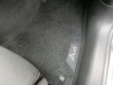 運転席側フロアーマットも綺麗な状態です！